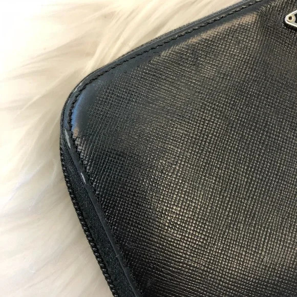 Prada Black Wallet - Picture 3 of 8